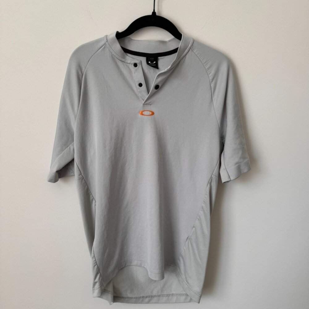 Oakley Performance Dri-Fit Shirt, Gray, Snap Closure, Men’s Small Workout Top